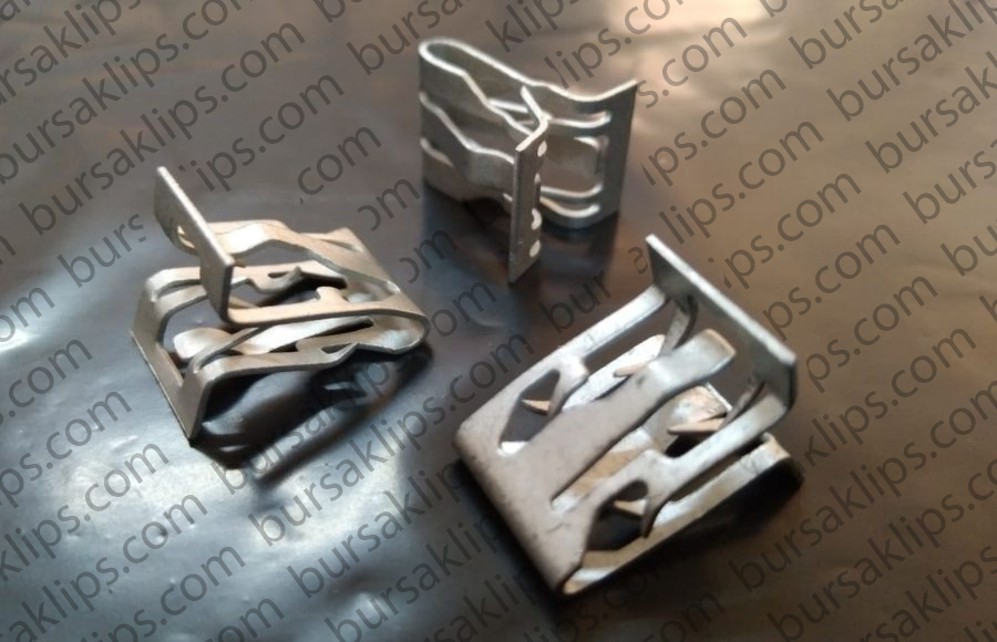 6972- FORD İÇ KAPLAMA SAC SEGMANI