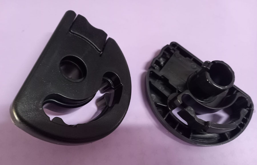 7084-CITROEN BERLİNGO KOL DAYAMA PLASTİĞİ SAĞ(SİYAH)-8830TK